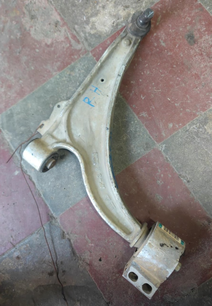 TIJERA LH FORD FOCUS 2012