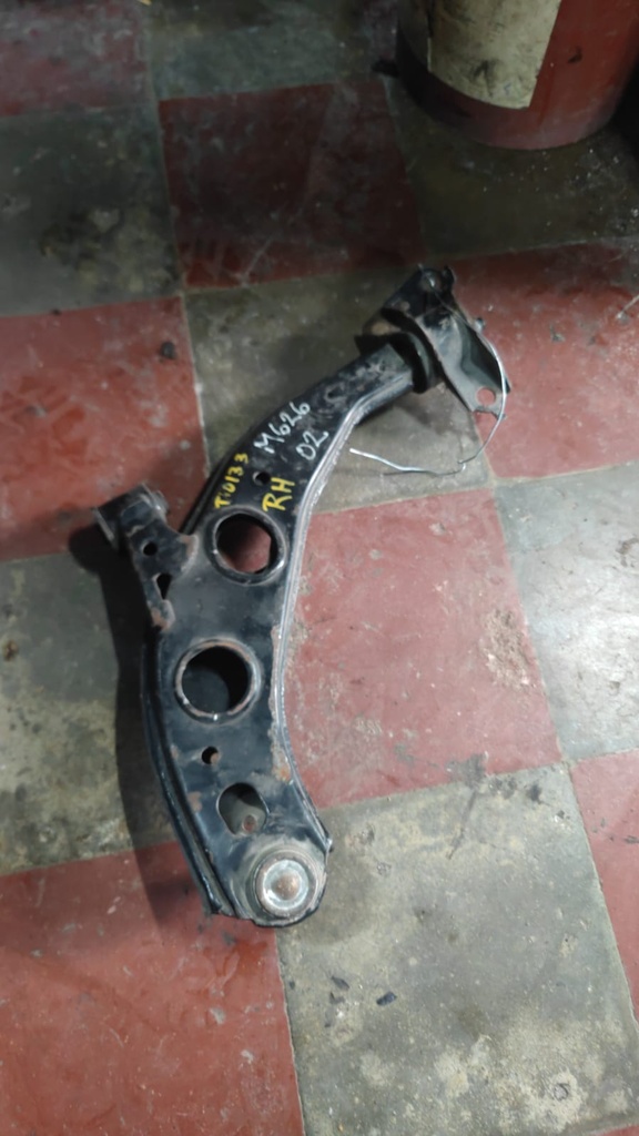 TIJERA RH MAZDA 626 2002
