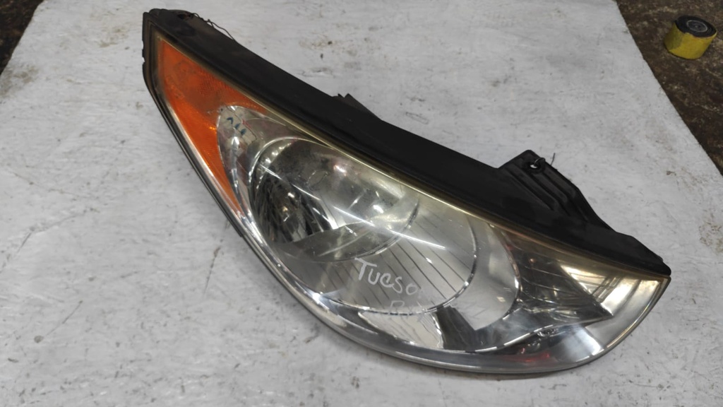 FARO RH  HYUNDAI TUCSON 2011
