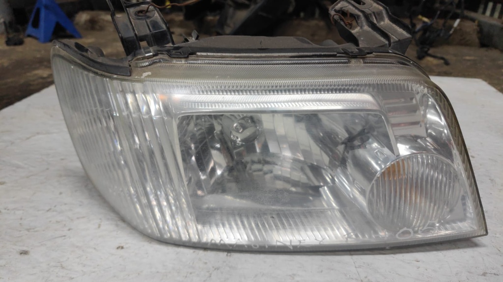 FARO RH  MERCURY MARINER 2005