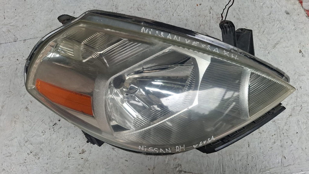 FARO RH NISSAN VERSA   2014