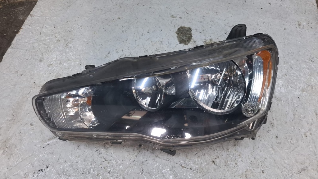 FARO LH MITSUBISHI LANCER 2015