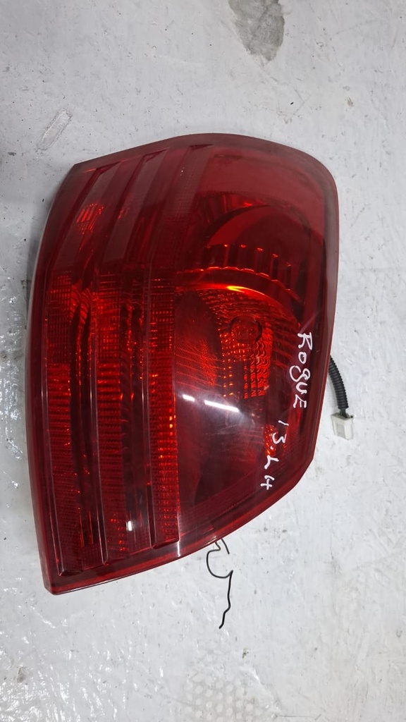 STOP LH DE FALDON NISSAN ROGUE 2013