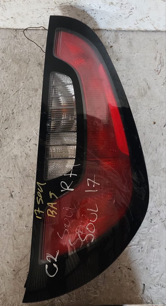 STOP RH DE FALDON KIA SOUL 2017