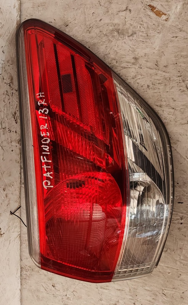 STOP RH DE FALDON NISSAN PATHFINDER 2013