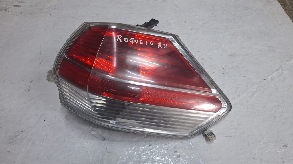 STOP RH NISSAN ROGUE 2016