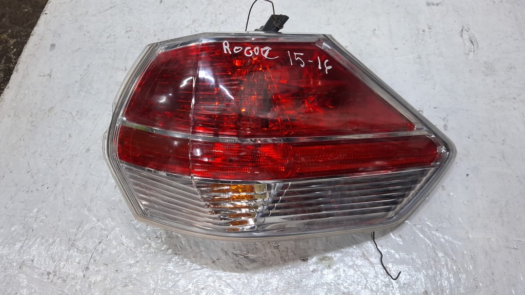 STOP RH NISSAN ROGUE 2014/2015