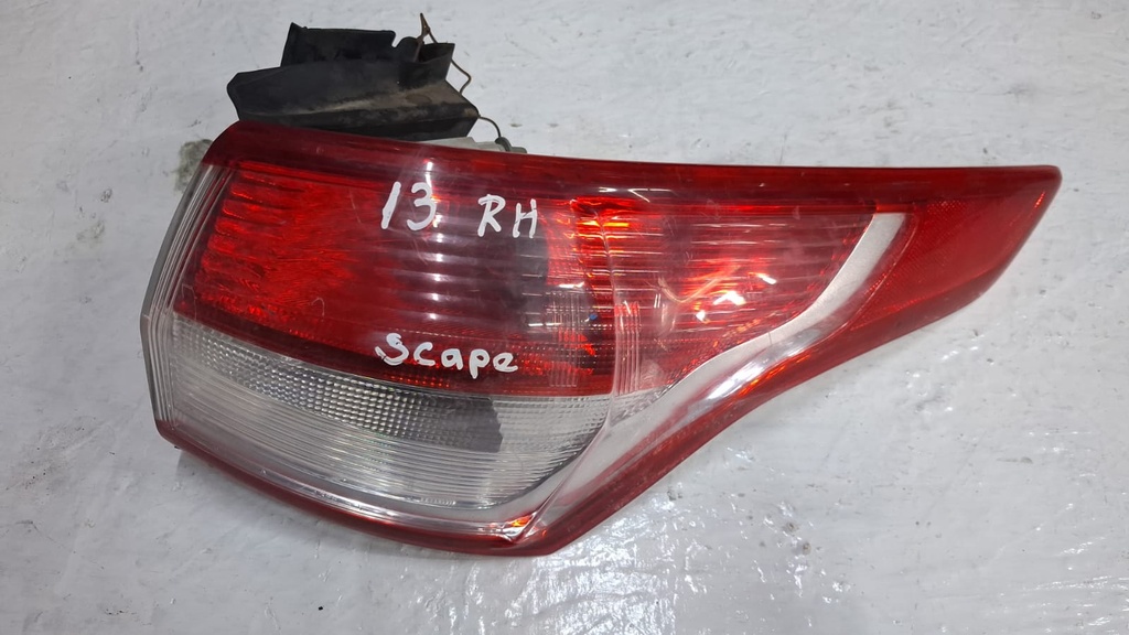 STOP RH FORD ESCAPE 13-15