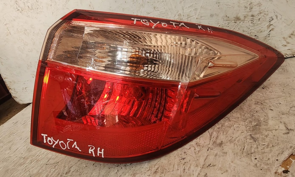 STOP DE FALDO RH TOYOTA COROLLA 2019