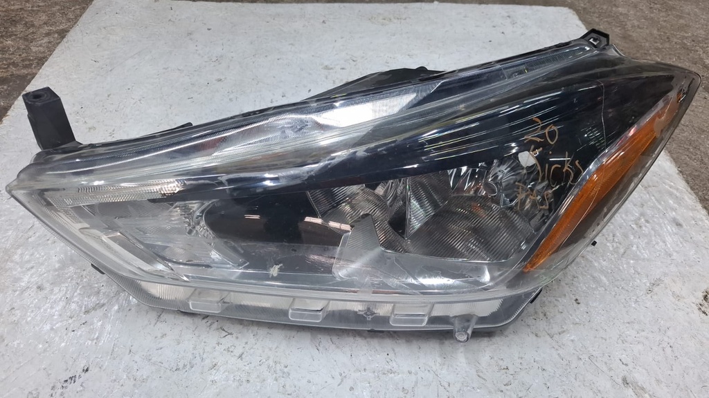 FARO LH NISSAN KICKS 2020