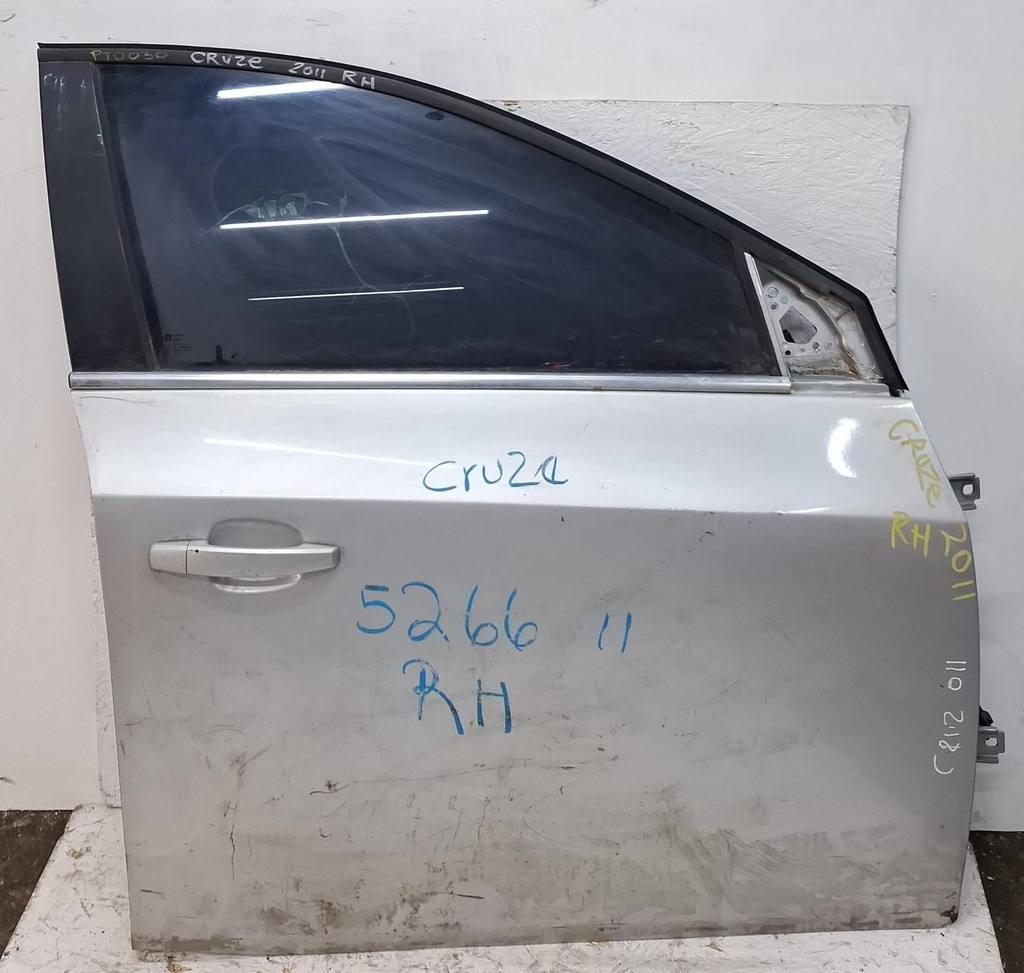 PUERTA DELANTERA CRUZE 2011 RH 