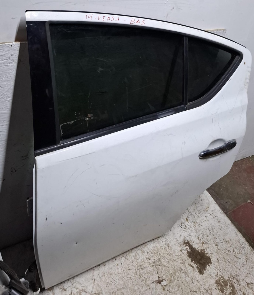 PUERTA TRASERA VERSA 2014 SEDAN TH 