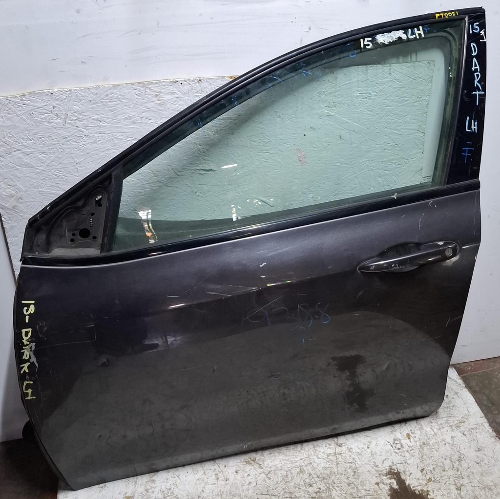 PUERTA DELANTERA DARK 2015 LH 