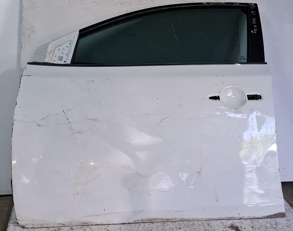 PUERTA DELANTERA SENTRA 17 LH 