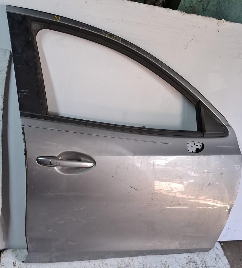 PUERTA DELANTERA SCION IA 2016 RH 