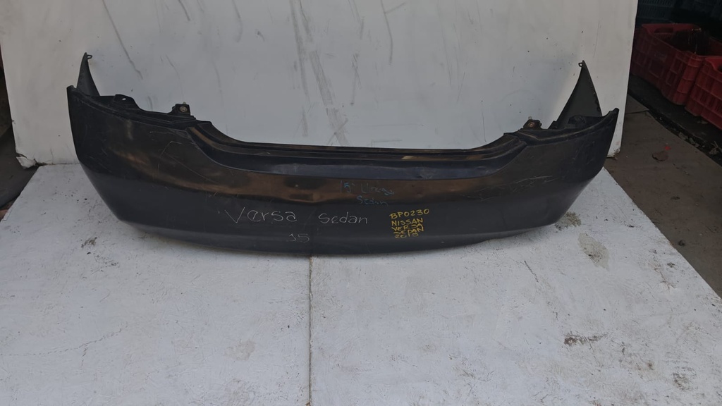 BUMPER TRASERO VERSA 2015 SEDAN 