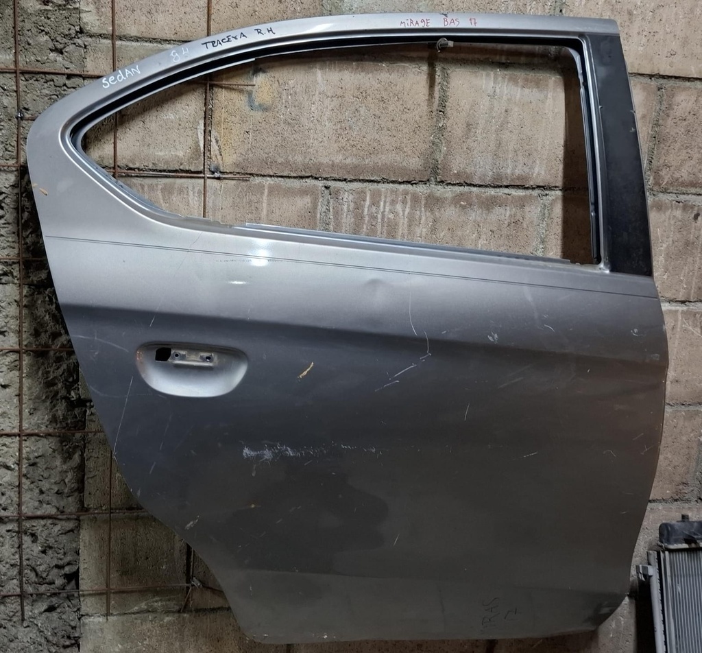 PUERTA TRASERA MIRAGE 17-18 SEDAN TR 