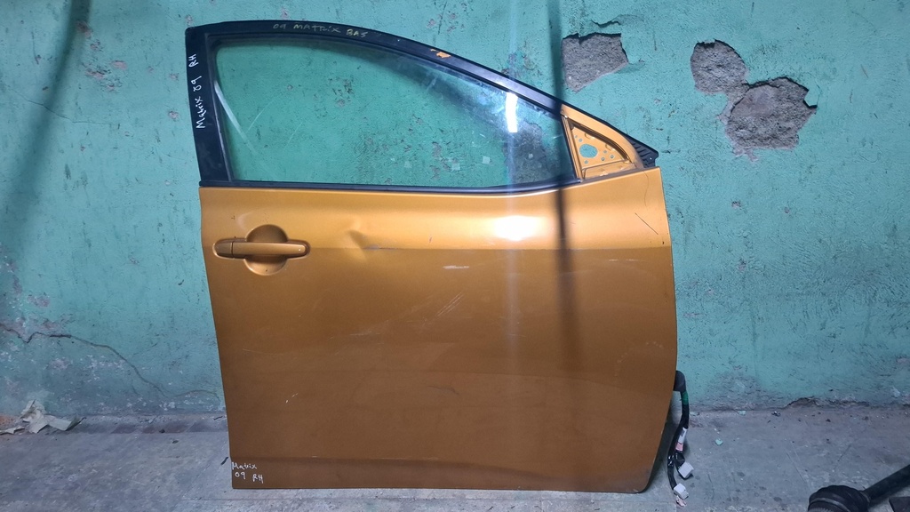 PUERTA DELANTERA RH MATRIX 2009 