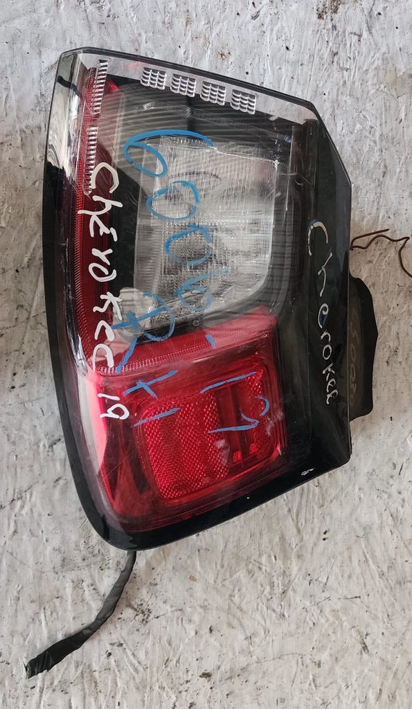 STOP DE FALDON RH JEEP CHEROKEE 2019