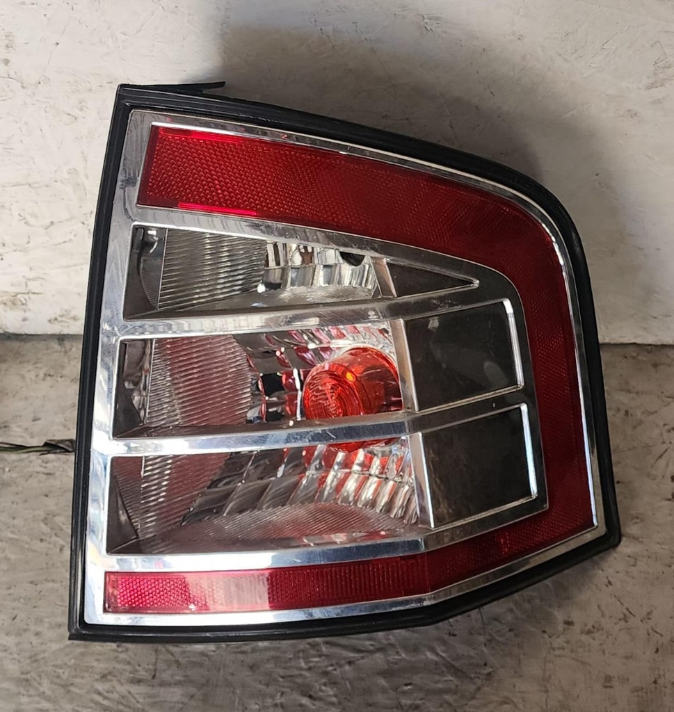 STOP DE FALDON RH FORD EDGE 2007