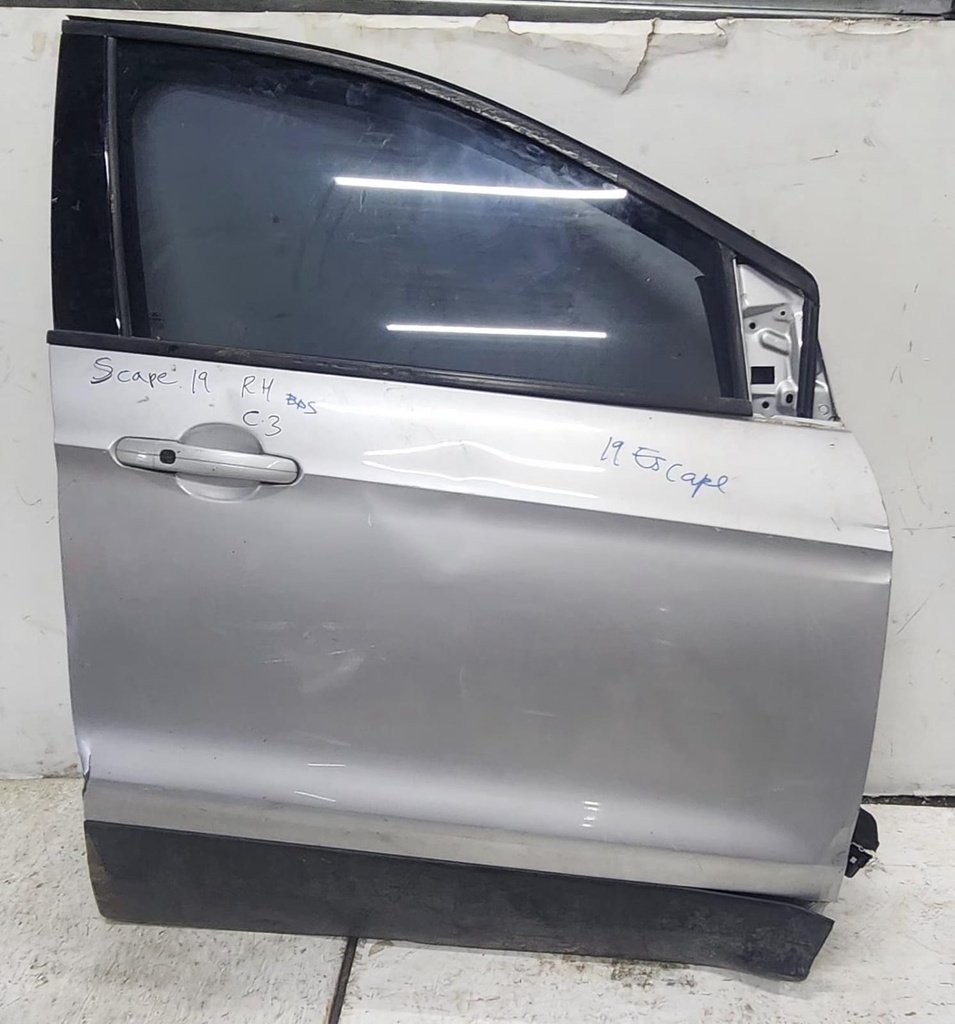 PUERTA DELANTERA ESCAPE 2019 RH 