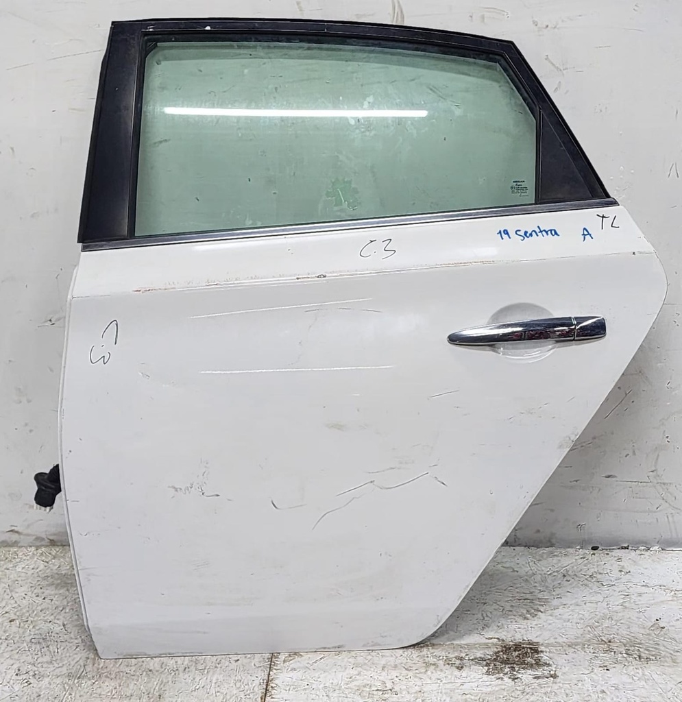 PUERTA TRASERA NISSAN SENTRA 14-19 TH 