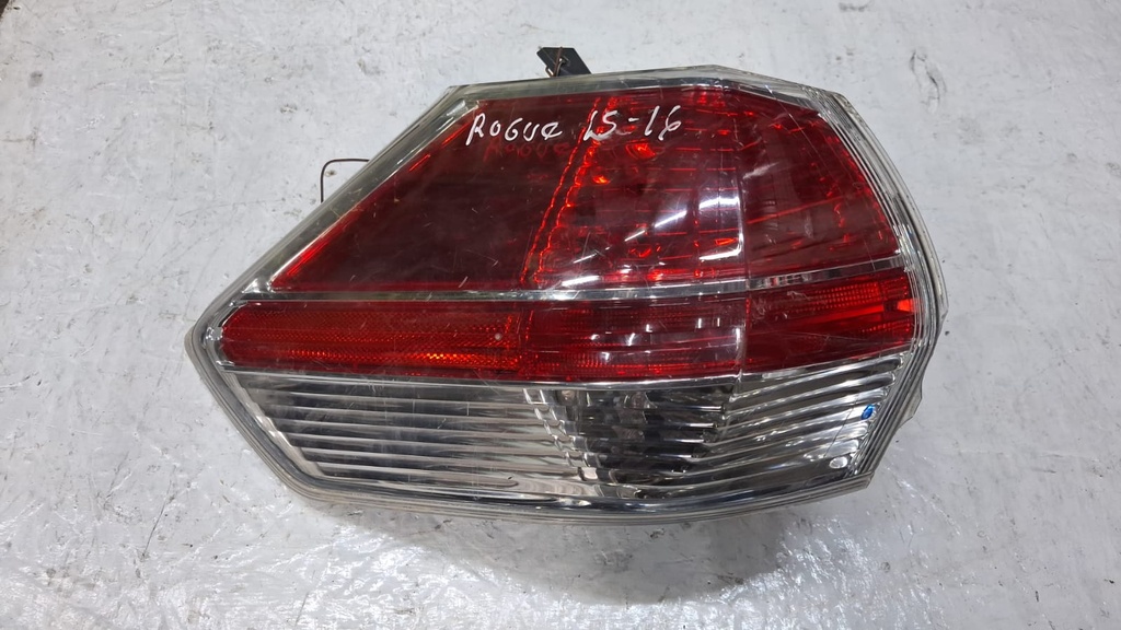 STOP LH NISSAN ROGUE 2015 