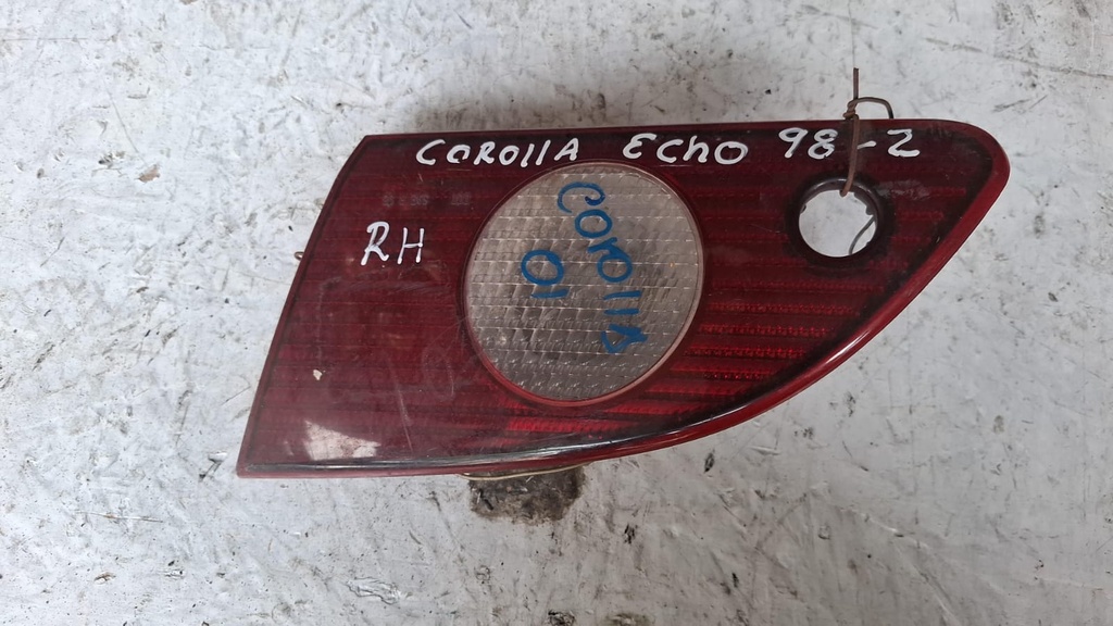 STOP DE BAUL RH TOYOTA COROLLA 1998