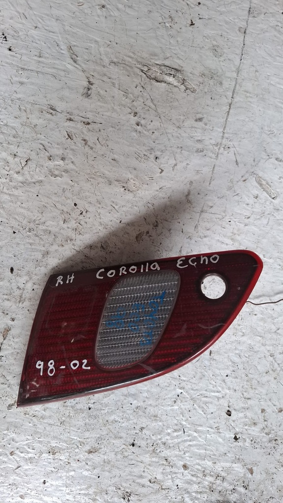 STOP DE BAUL COROLLA ECHO 98 RH  