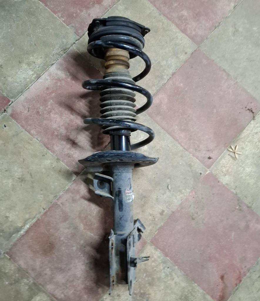 AMORTIGUADOR RH NISSAN ROGUE 2009