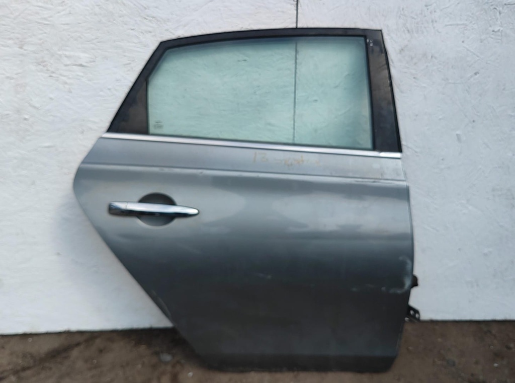 PUERTA TRASERA DERECHA SENTRA 13 