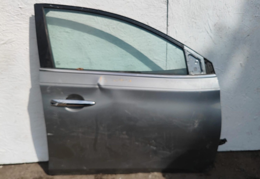 PUERTA DELANTERA DERECHA SENTRA 13 