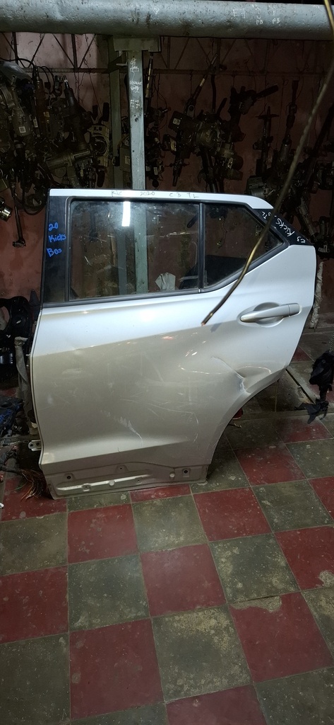 PUERTA TRASERA IZQUIERDA NISSAN KICKS 2020