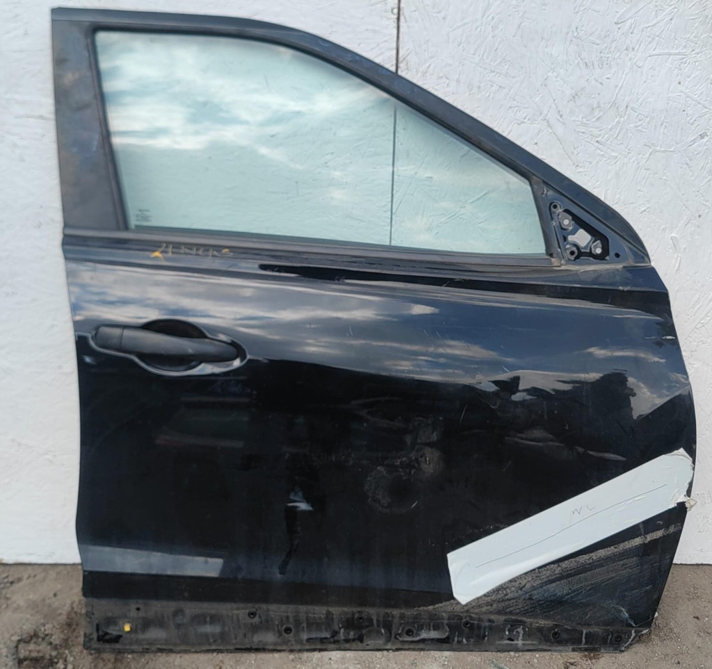 PUERTA DELANTERA DERECHA NISSAN KICKS 21