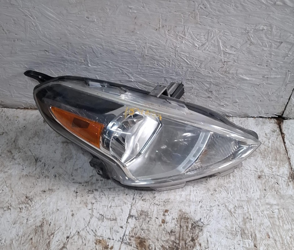 FAROL RH NISSAN VERSA 2015