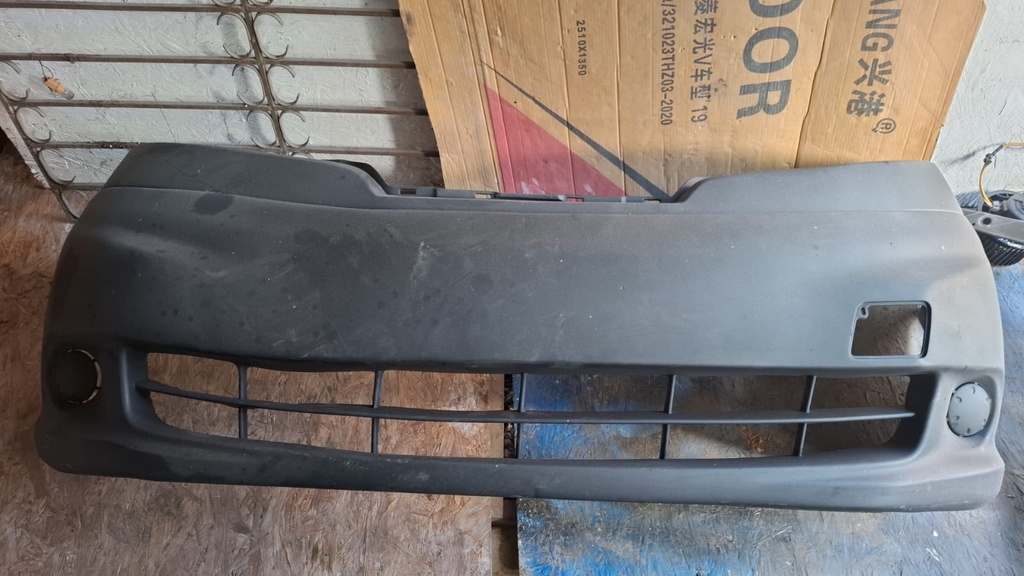BUMPER NV-200 2015