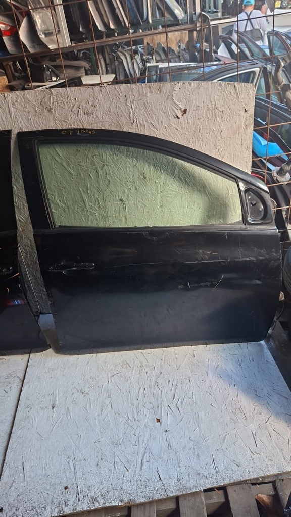 PUERTA DELANTERA RH YARIS 2007 