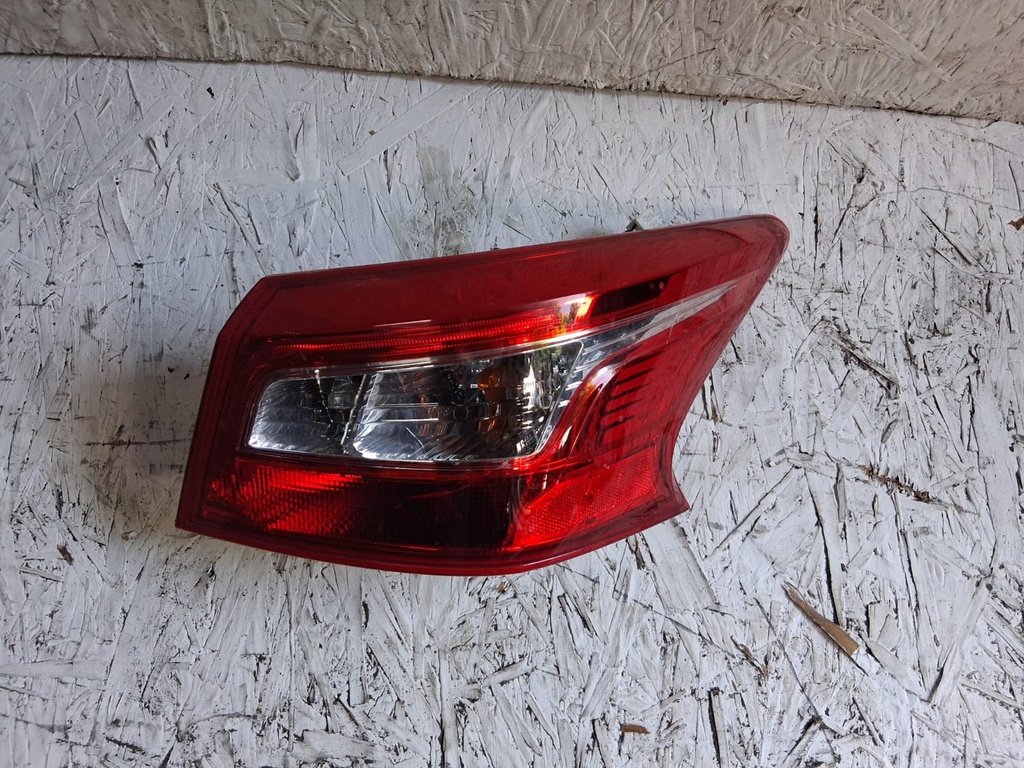 STOP RH NISSAN SENTRA 2019 