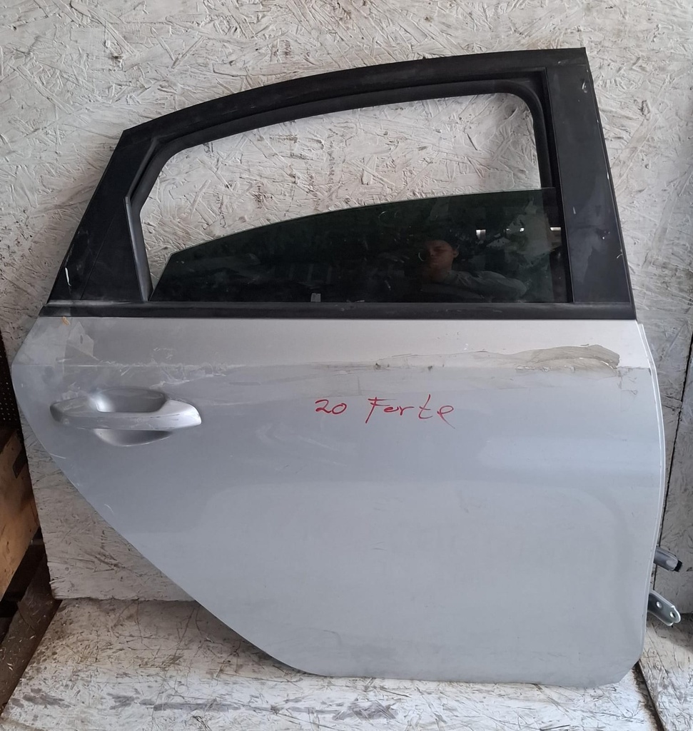 PUERTA TR TRASERA DERECHA KIA FORTE 2020