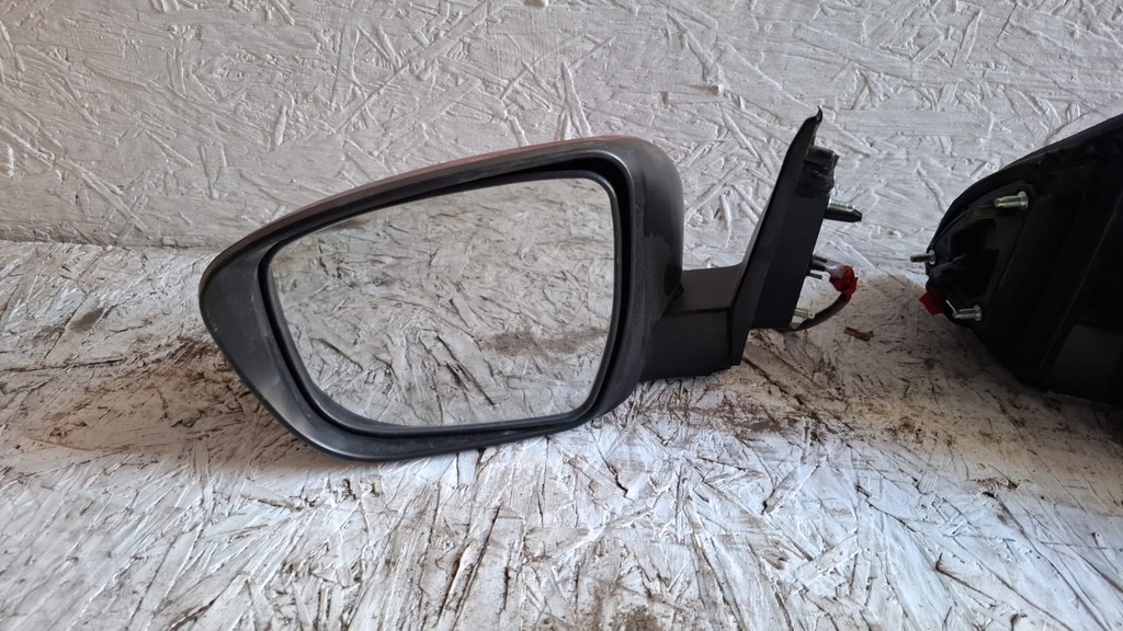 RETROVISOR LH NISSAN ROGUE SPORT 2017 ROJA C7