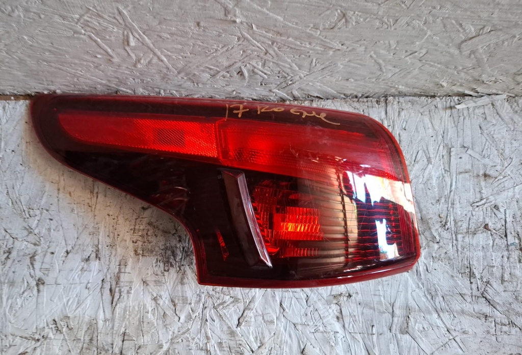 STOP LH NISSAN ROGUE 2017 ROJA