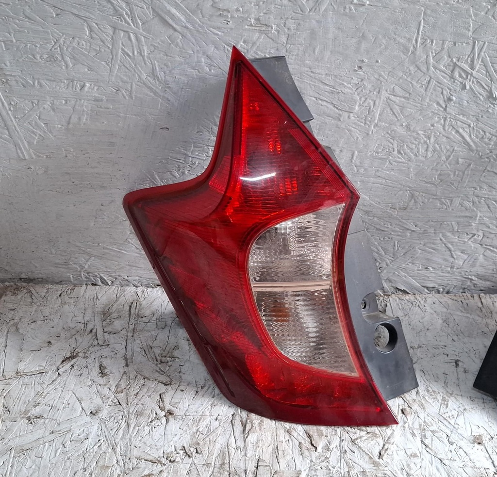 STOP LH VERSA NOTE 2018 C7