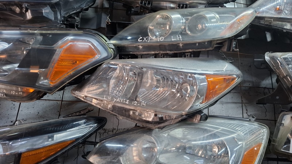 FARO LH YARIS 2012
