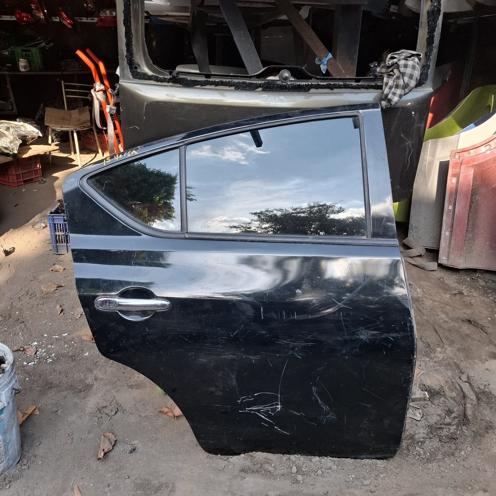 PUERTA RT NISSAN VERSA 2012-2019
