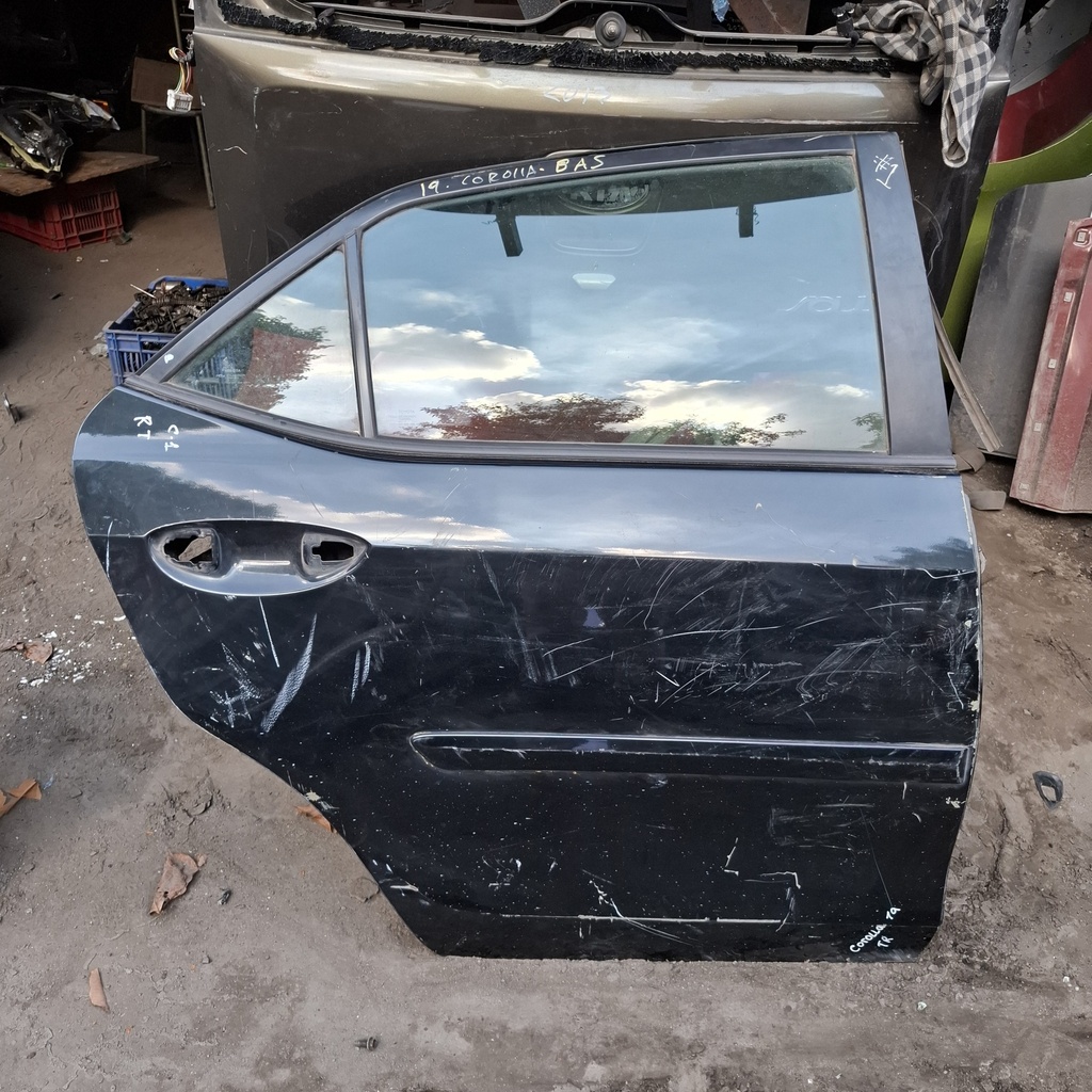 PUERTA RT TOYOTA COROLLA 2014-2019