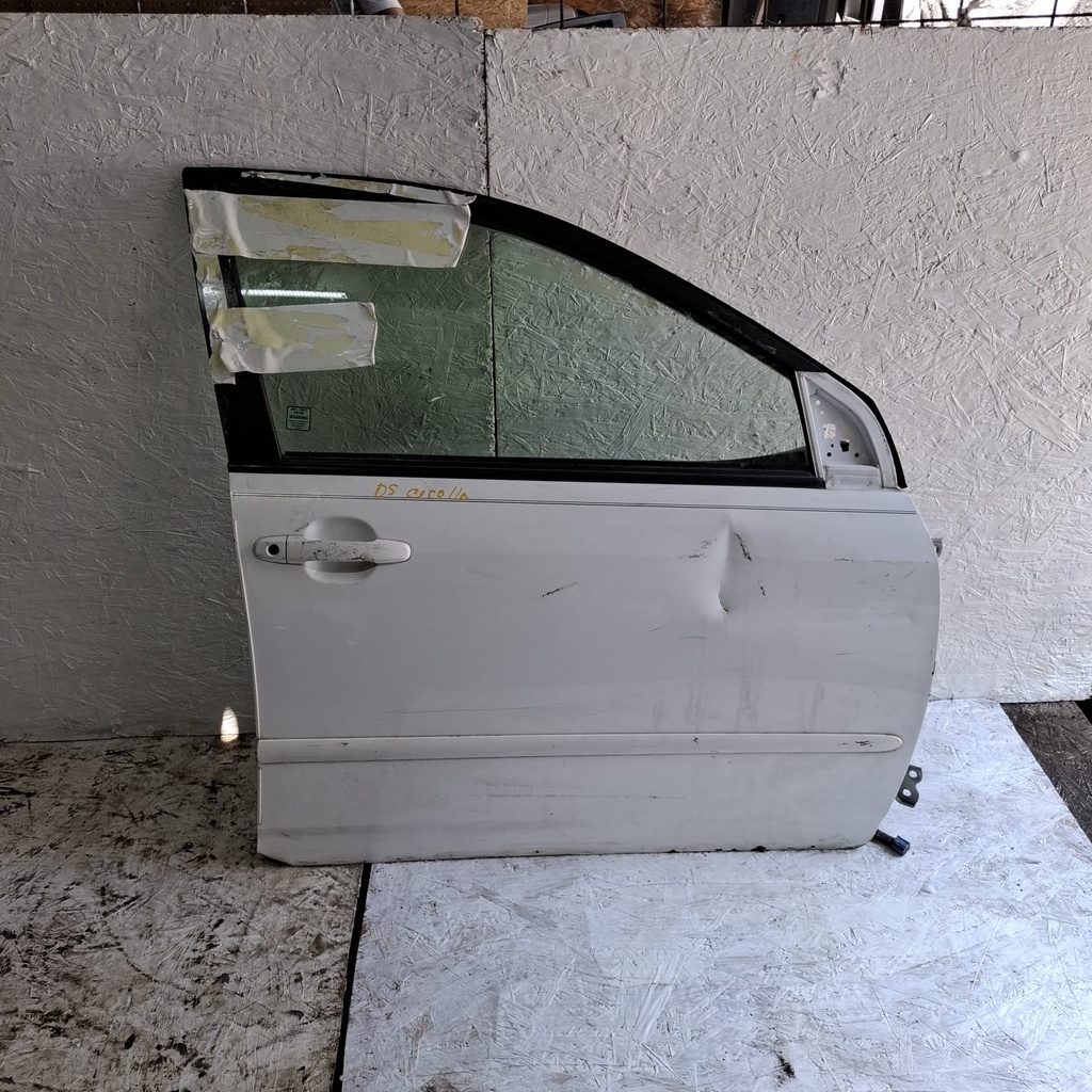 PUERTA RH COROLLA 2005