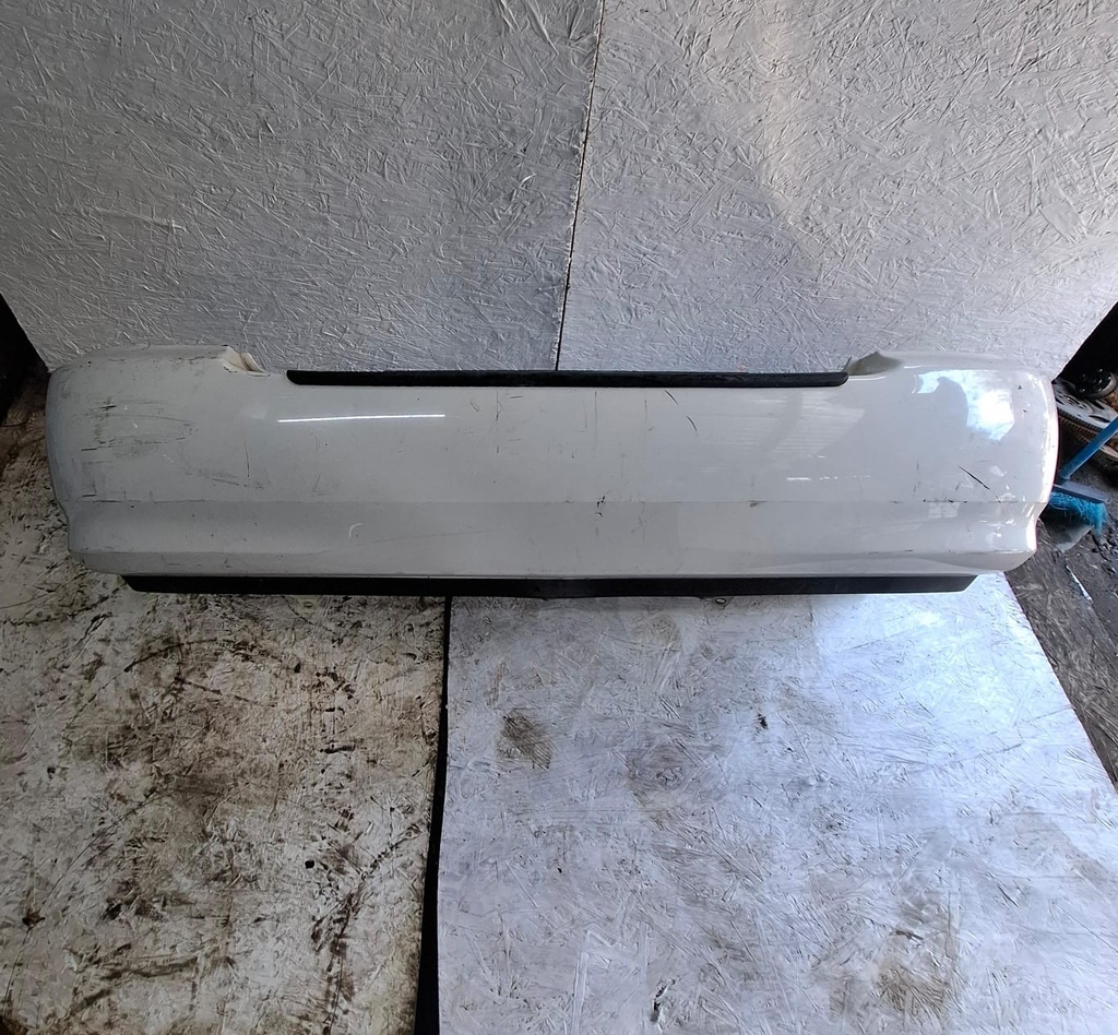 BUMPER TRASERO COROLLA 2005