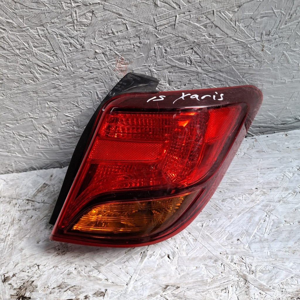 STOP RH YARIS 2015 HB 4P