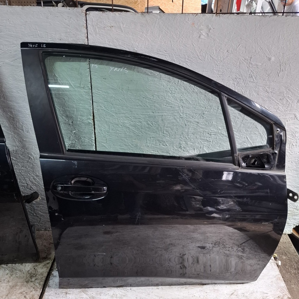 PUERTA RH YARIS 2015 HB 4P
