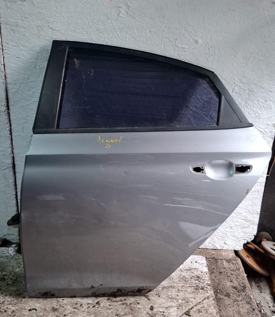 PUERTA TRASERA LH  ACCENT 2021